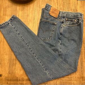 Levi’s 550 Relaxed Fit Tapered Leg women’s Denim Jeans Size 18. Excellent shape